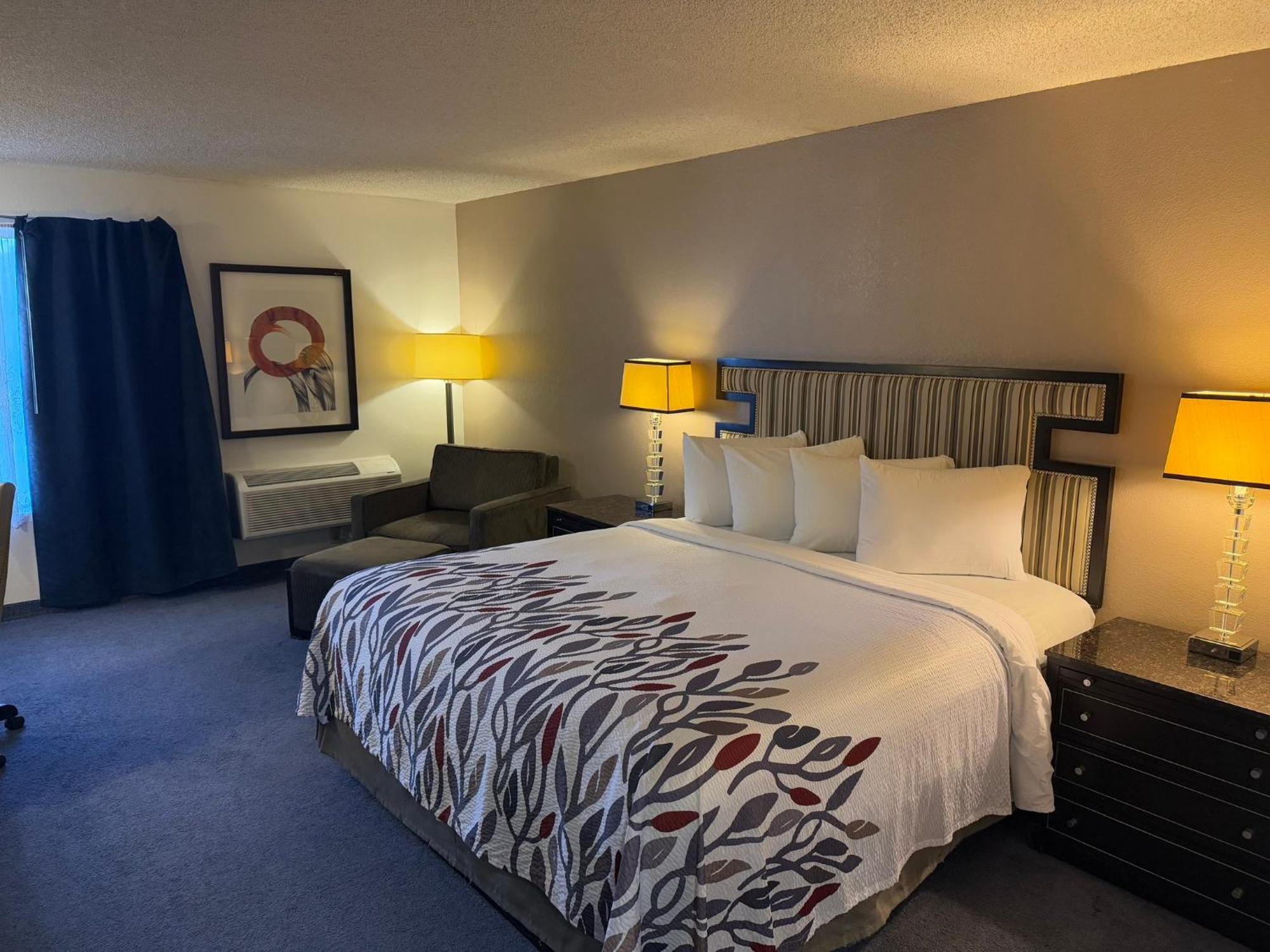 Red Roof Inn Ridgecrest Bagian luar foto