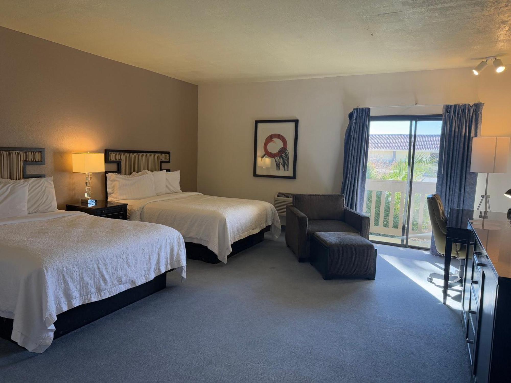 Red Roof Inn Ridgecrest Bagian luar foto