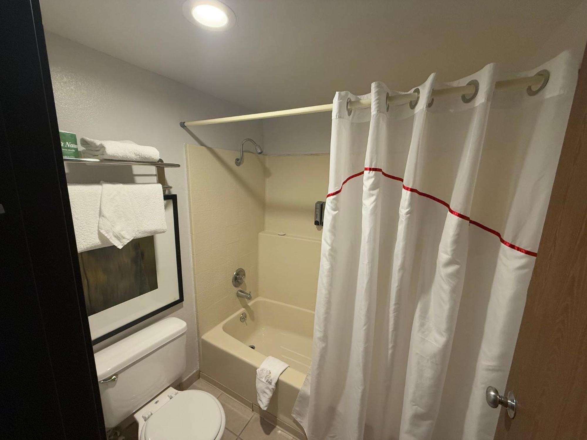 Red Roof Inn Ridgecrest Bagian luar foto