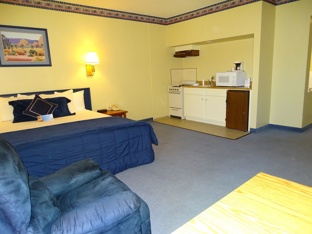 Red Roof Inn Ridgecrest Bagian luar foto